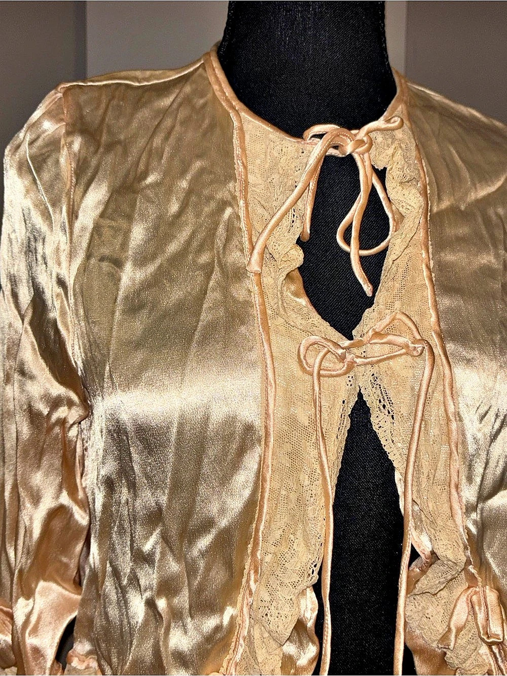 Vintage Silk Satin Bed Jacket Ivory Lace Ruffle Bow Tie Boudoir Lingerie Antique - Picture 3 of 9
